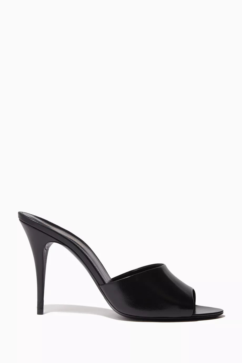 LA 16 Mules in Smooth Leather