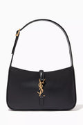 Le 5 À 7 Hobo Bag in Smooth Leather