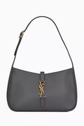 Le 5 À 7 Hobo Bag in Smooth Leather
