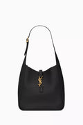 Le 5 À 7 Small Hobo Bag in Smooth Leather