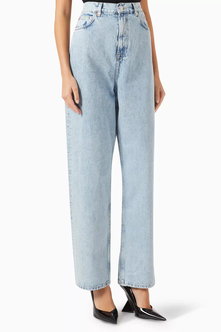 Low-rise Straight-leg Jeans