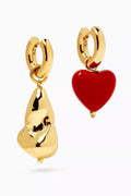Heart and Pearl Pendant Huggie Earrings in Gold-plated Brass