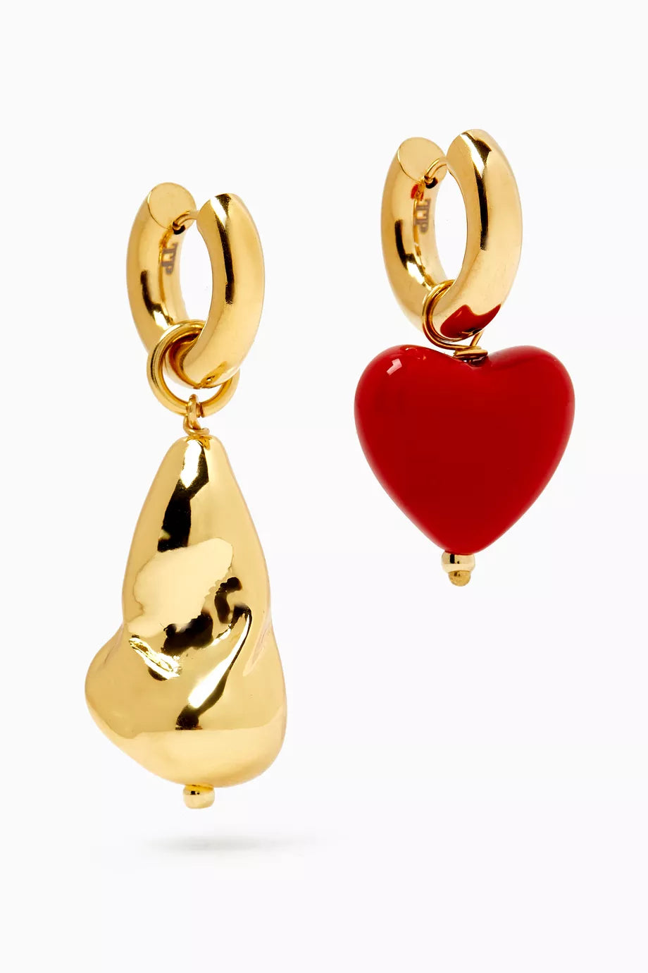 Heart and Pearl Pendant Huggie Earrings in Gold-plated Brass